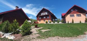 Фотографии Дома для отпуска Cabana Popasul Vânătorului г. Арьешени (Румыния) №2 Фото Дома для отпуска Cabana Popasul Vânătorului г. Арьешени 2